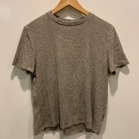 Soft grey tshirt - Picture 1 of 2